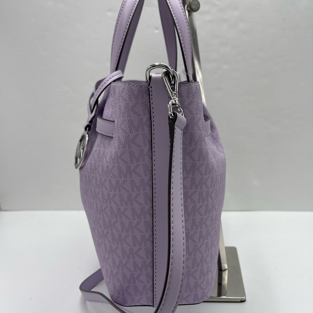 MICHAEL KORS Carson Medium Signature Logo Satchel
Light Quartz
NWT - Picture 5 of 16